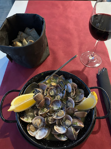 Av. da Beira-Mar 1083 1699FT, 4400-382 Vila Nova de Gaia