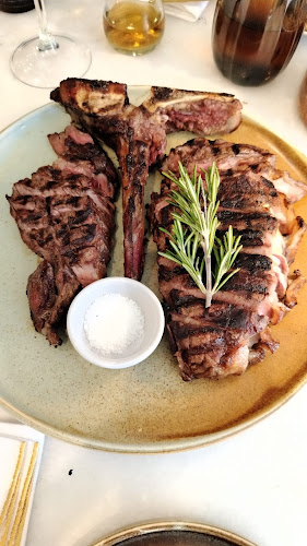 Em frente aos arcos da, Praça de São Tiago 15, 4810-445 Guimarães