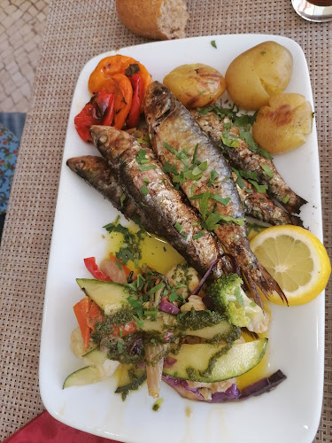 Avenida Manuel Remigio edifício Varandas da Nazaré Loja n 30 2450_106 Nazaré _ Portugal AR, R. Branco Martins 5, 2450-106 Nazaré