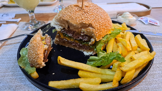 Hamburgueria - Com Unhas e Dentes - Lamego