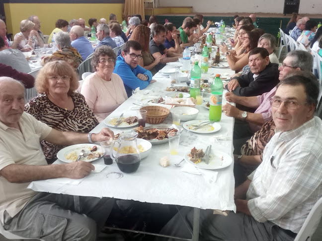 Opinii despre Cafetaria Associação Desportiva e Recreativa do Reguengo da Parada în Caldas da Rainha - Gastronomia e hotelaria