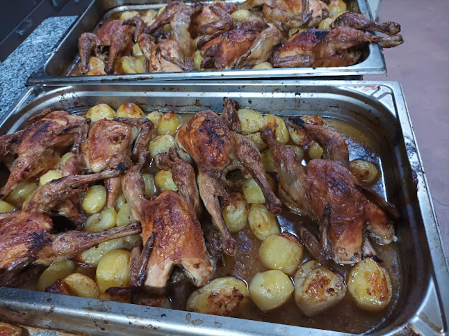 Churrasqueira D'Aldeia - O Retiro dos Leitões - Gastronomia e hotelaria