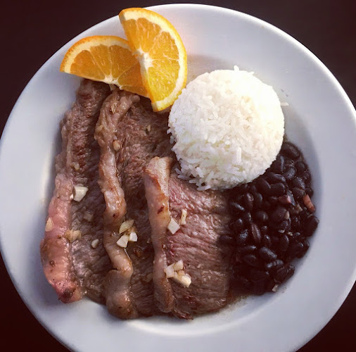 R. Prof. João Barreira 13, 1600-615 Lisboa