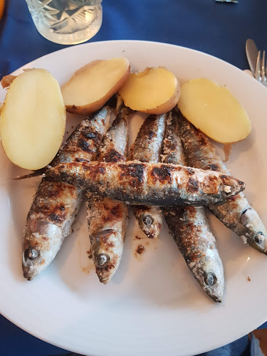 Av. 1 de Maio Lote C 105, 2825-393 Costa da Caparica