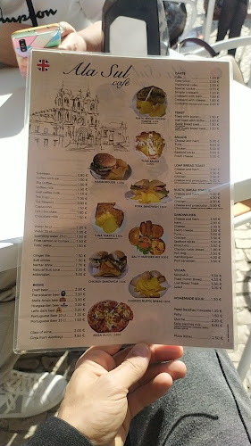 Praça 25 de Abril, 2460-018 Alcobaça