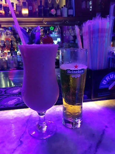 The Wall Bar - Gastronomia e hotelaria