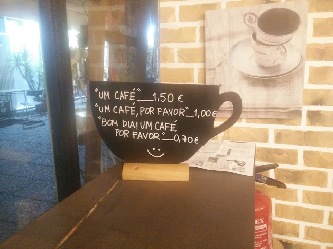 R. Saraiva de Carvalho 115, 1250-242 Lisboa