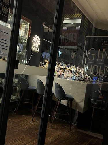 R. de Cândido dos Reis 70, 4050-151 Porto