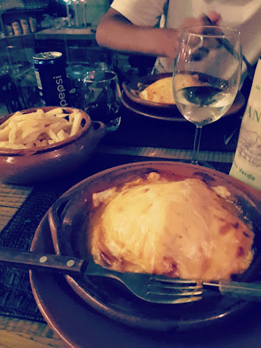 Barril Avenida (francesinha da Pita) - Gastronomia e hotelaria
