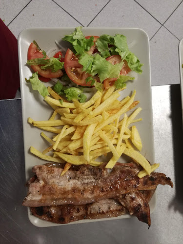 Opinii despre Tasquinha Do Trinchas Bar Incrivel Almadense în Almada - Gastronomia e hotelaria