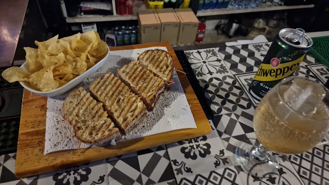 Ed's Place - Gastronomia e hotelaria