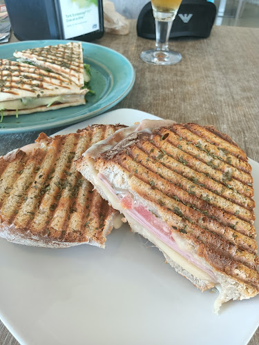 Padaria Confeitaria Lion's - Gastronomia e hotelaria