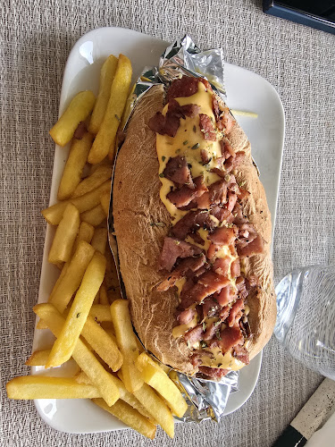 Opinii despre Hamburgueria - Com Unhas e Dentes în Lamego - Gastronomia e hotelaria