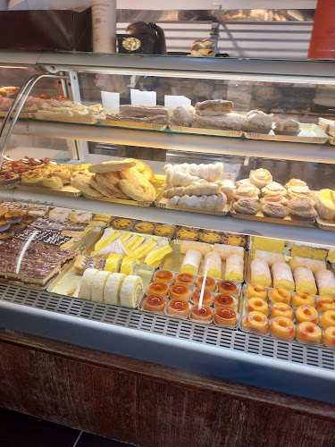 Av. 5 de Outubro 411, 4440-452 Valongo