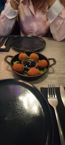 R. Duques de Bragança 5M, 1200-162 Lisboa