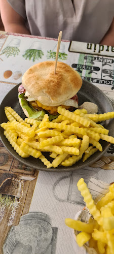 Coyratos Hamburgueria - Gastronomia e hotelaria