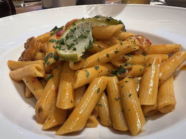 Rua professor, R. Dr. Carlos Lloyd Braga 13, 4715-319 Braga