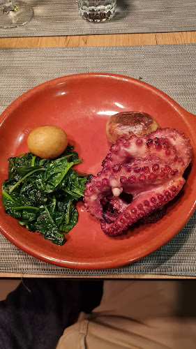 Cais da Ribeira 24, 4050-509 Porto