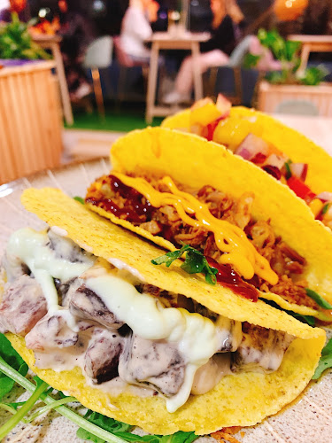 Comentarii opinii despre Caverna Brunch & Cocktails