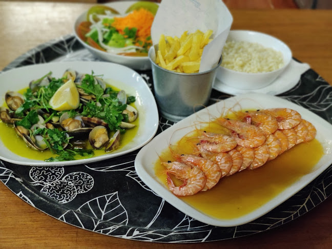 Reviews of O Golfinho Restaurante Bar in Costa da Caparica - Gastronomia e hotelaria
