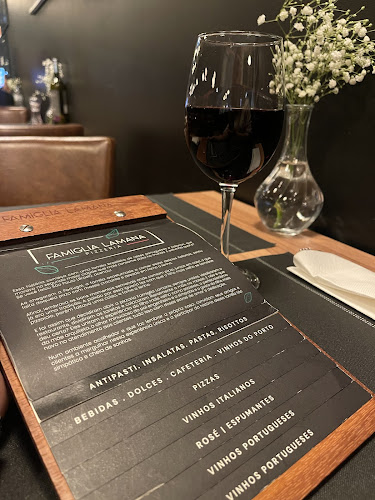 R. Conde Alto Mearim 910, 4450-177 Matosinhos