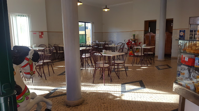 Opinii despre Café Louro în Almada - Gastronomia e hotelaria