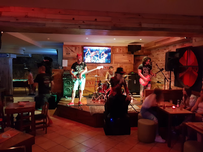 Vertigo Live Music Bar & Kitchen - Gastronomia e hotelaria
