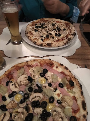 Famiglia Lamana Pizzeria - Gastronomia e hotelaria