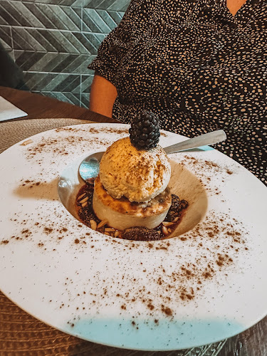 Praça José da Costa n° 30, 3720-217 Oliveira de Azeméis