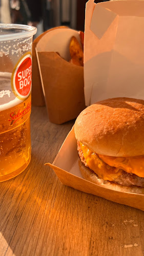 Campo dos Mártires da Pátria n°58, 4050-366 Porto