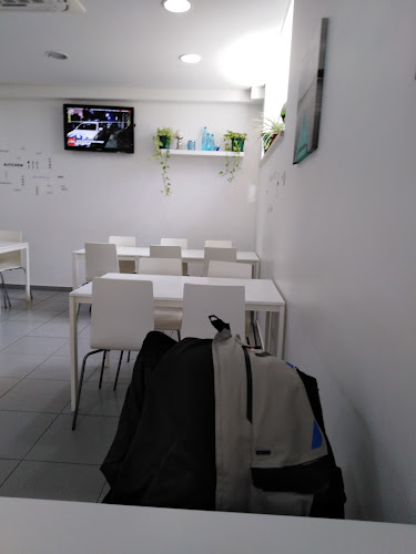 R. Dom Dinis 55B, 2805-132 Almada