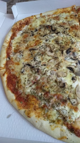 Maxi Pizza - Gastronomia e hotelaria