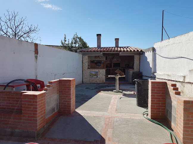 Retiro do Cardal (café/bar/jogos) - Gastronomia e hotelaria