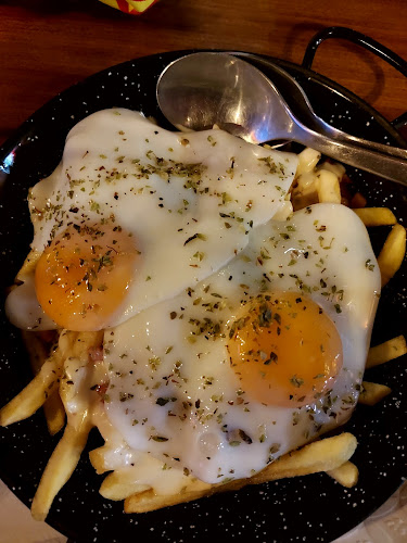 Opinii despre Cheers Sports Bar & Restaurant în Almada - Gastronomia e hotelaria