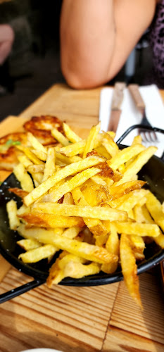 Cais da Ribeira 24, 4050-509 Porto