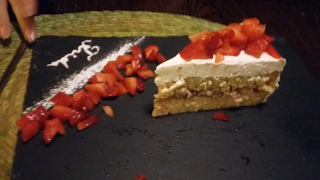 R. de Adolfo Casais Monteiro 135, 4050-101 Porto