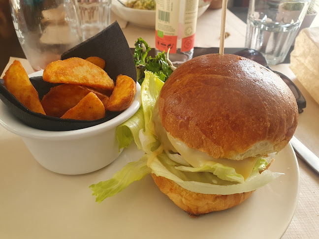 R. Serpa Pinto 2, 8100-714 Loulé