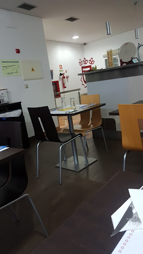 Largo Serpa Pinto 14, 3880-137 Ovar