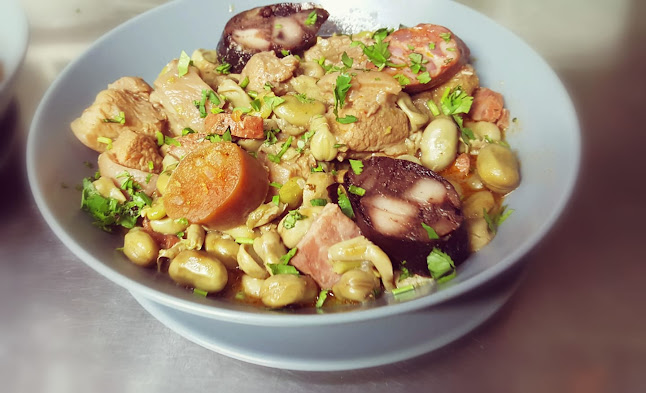 Gruta do Trancão - Gastronomia e hotelaria