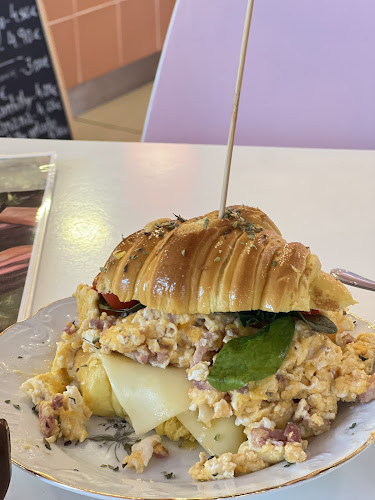 Comentarii opinii despre Hello Miss Frida