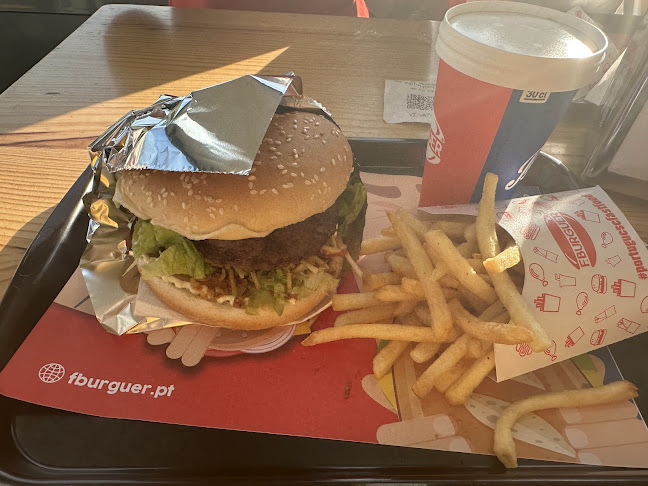F.Burguer 100 - Gastronomia e hotelaria