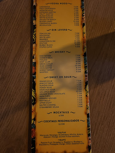 Revolucion Cocktail Bar