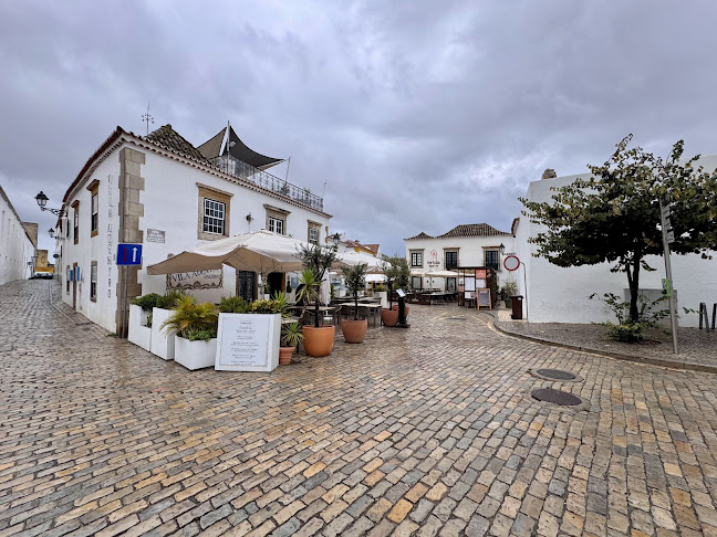 http://www.vilaadentro.pt/