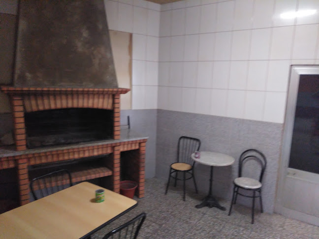 Av. Cruzeiro das Lampreias 4575, Porto