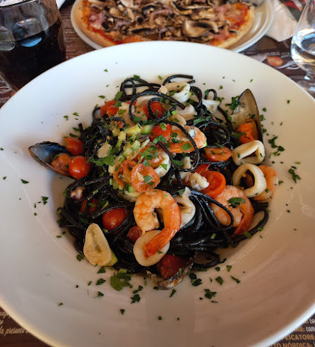 Ed Mar Azul, Av. Tomás Cabreira, 8500-802 Portimão