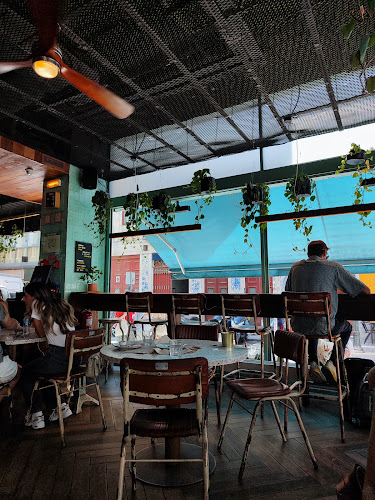 Largo de Alberto Pimentel 4, 4050-214 Porto