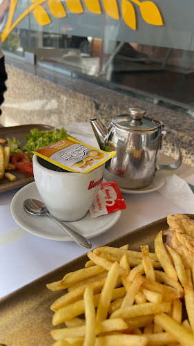 Praça Dom Frei Bartolomeu dos Mártirs, R. Santa Maria dos Anjos 1, 4740-222 Esposende