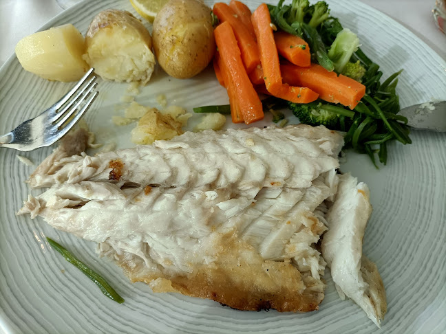 Avenida Marginal, Praia de Carcavelos, 2775-604 Lisboa