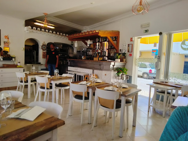 Opinii despre The Curry Leaf în Lagos - Gastronomia e hotelaria