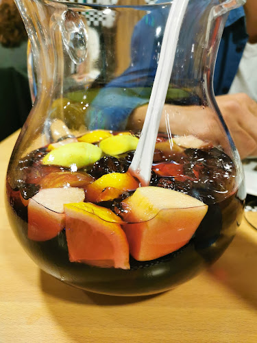 Curva 24 - Gastronomia e hotelaria